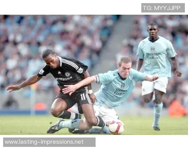 足球场上的搞笑传奇：那些最乌龙的足球明星们的趣事与瞬间